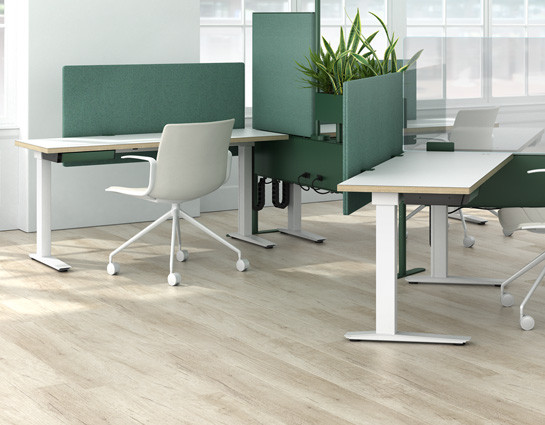 HeroHover-EssentialDesk